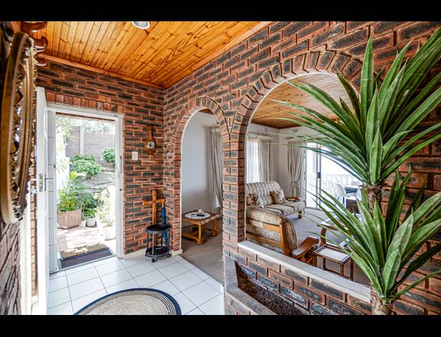 5 BEDROOM HOUSE SOLD IN BLUFF